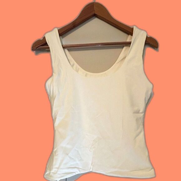 Cider Contour Double Layered U-neck Solid Tank Top, White, Size M-NWT - Picture 4 of 10